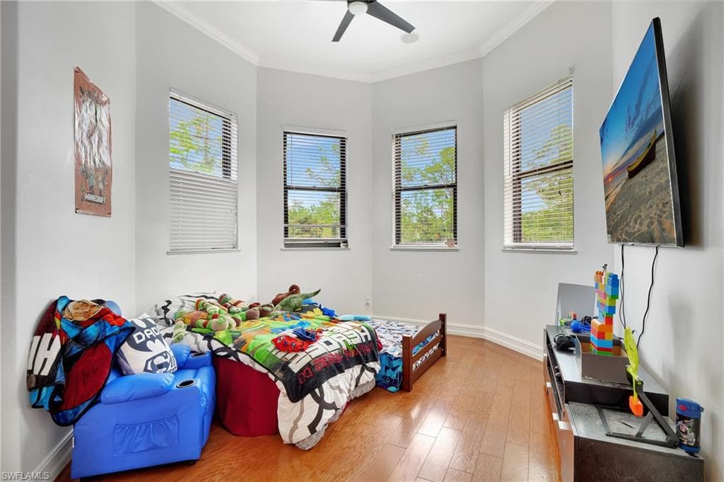 2791 2nd St NW, Naples, FL 34120-20