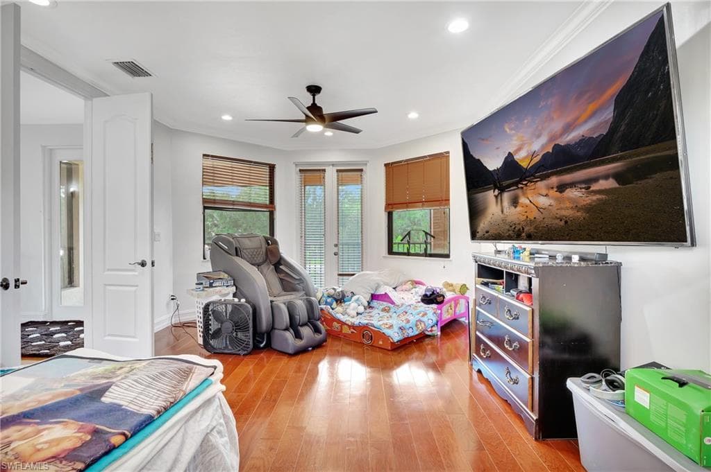 2791 2nd St NW, Naples, FL 34120-28