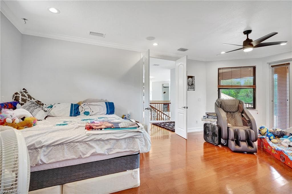 2791 2nd St NW, Naples, FL 34120-29