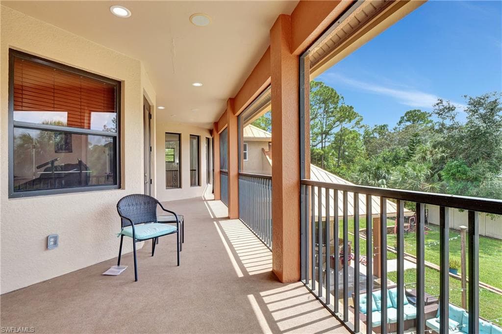 2791 2nd St NW, Naples, FL 34120-33