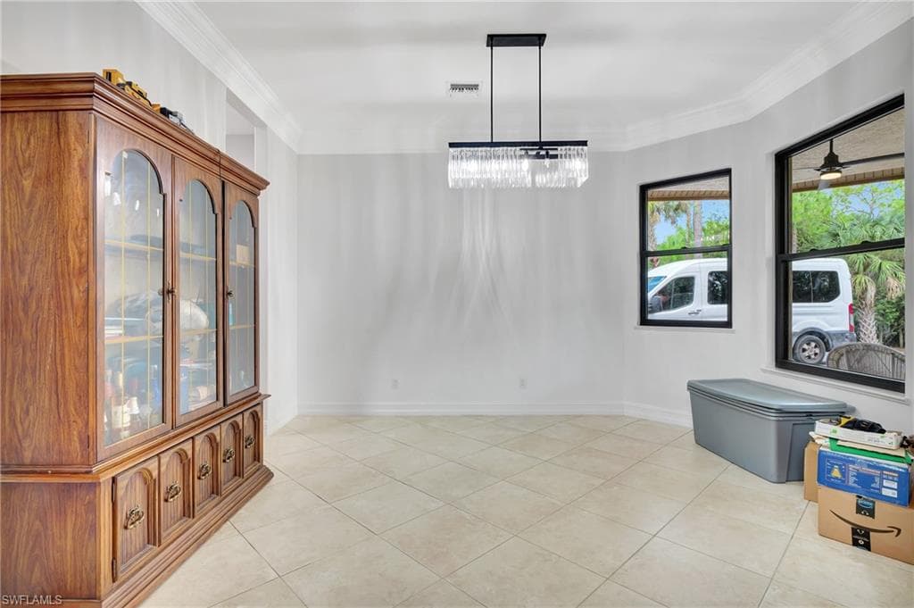 2791 2nd St NW, Naples, FL 34120-37