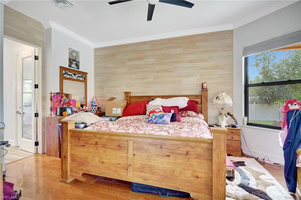 2791 2nd St NW, Naples, FL 34120-41