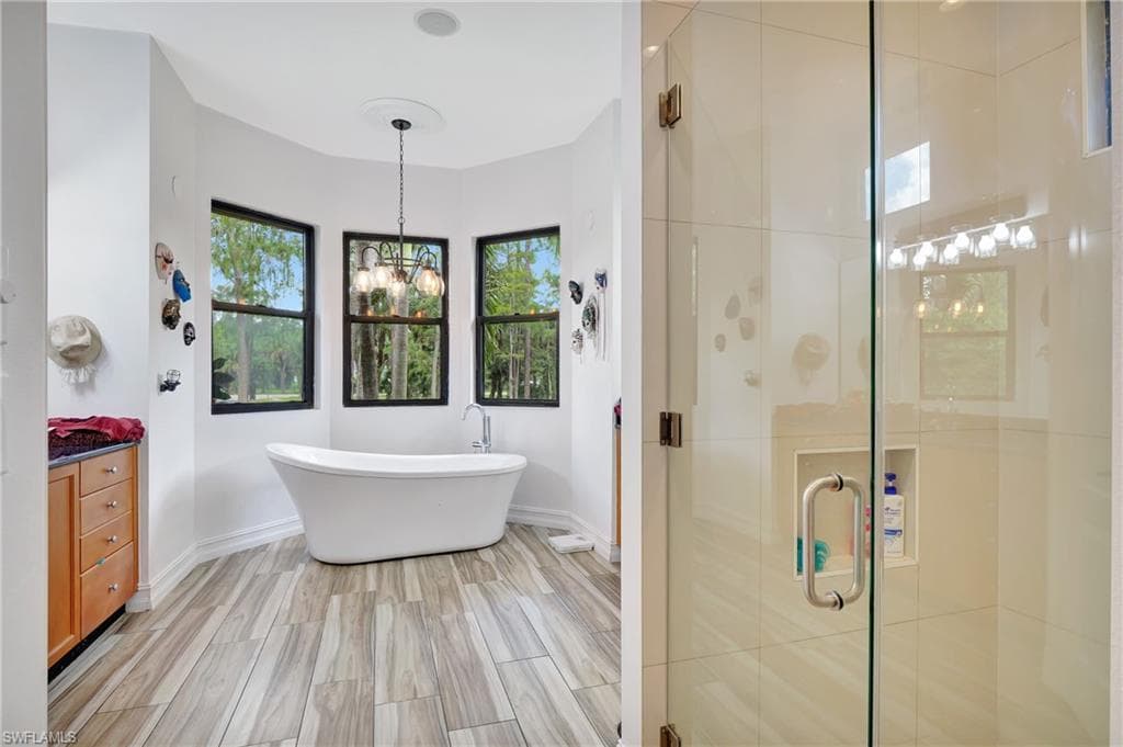 2791 2nd St NW, Naples, FL 34120-43