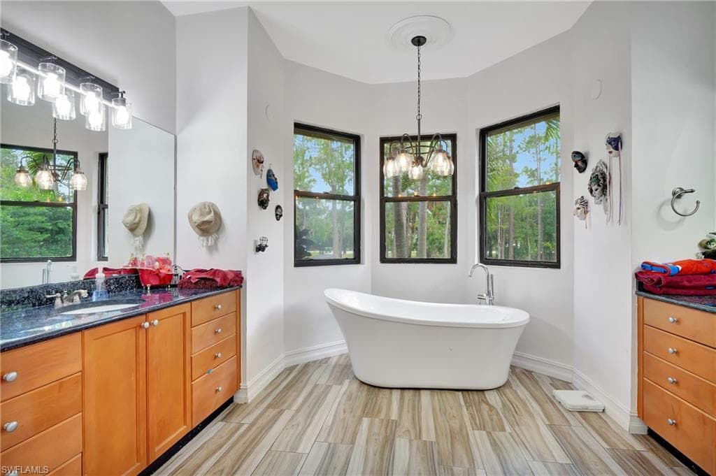 2791 2nd St NW, Naples, FL 34120-44