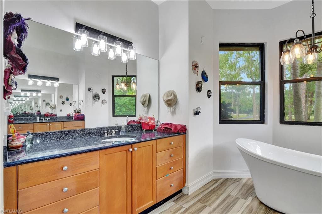 2791 2nd St NW, Naples, FL 34120-45