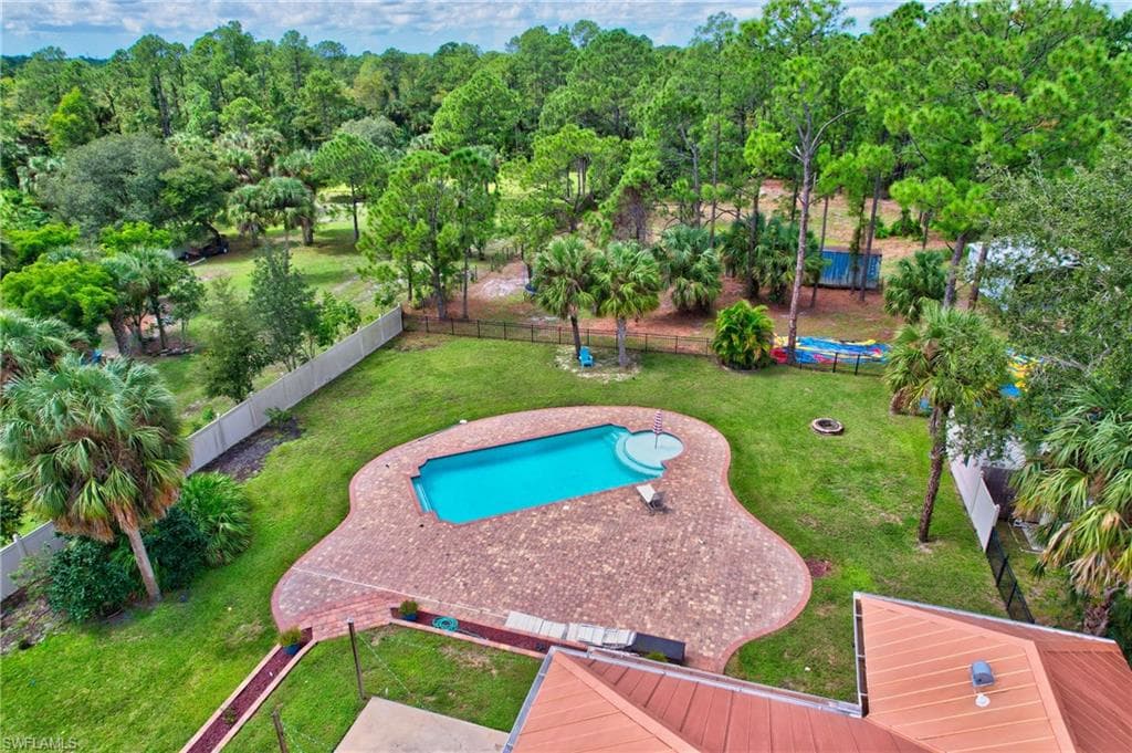 2791 2nd St NW, Naples, FL 34120-49