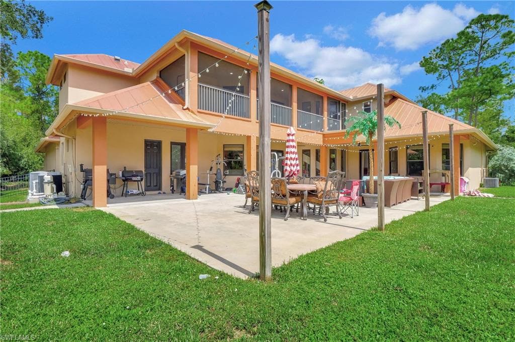 2791 2nd St NW, Naples, FL 34120-5