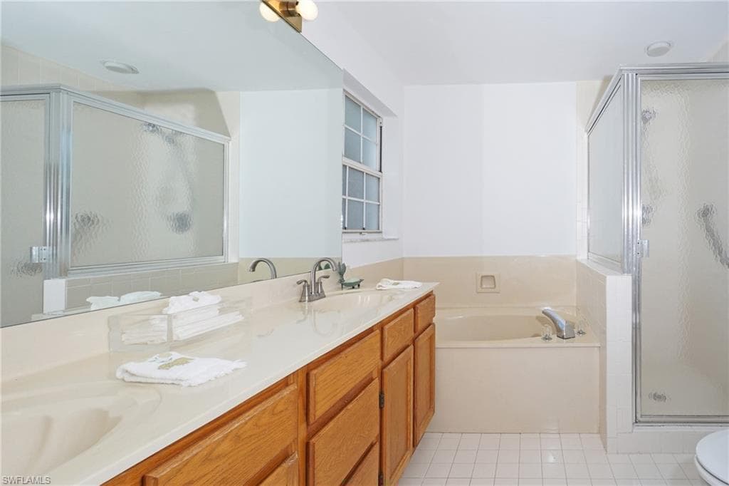 5895 Chanteclair Dr 118, Naples, FL 34108-15