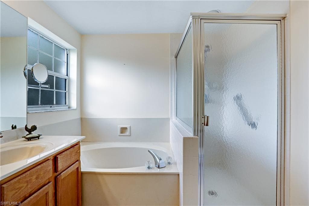 5895 Chanteclair Dr 118, Naples, FL 34108-16