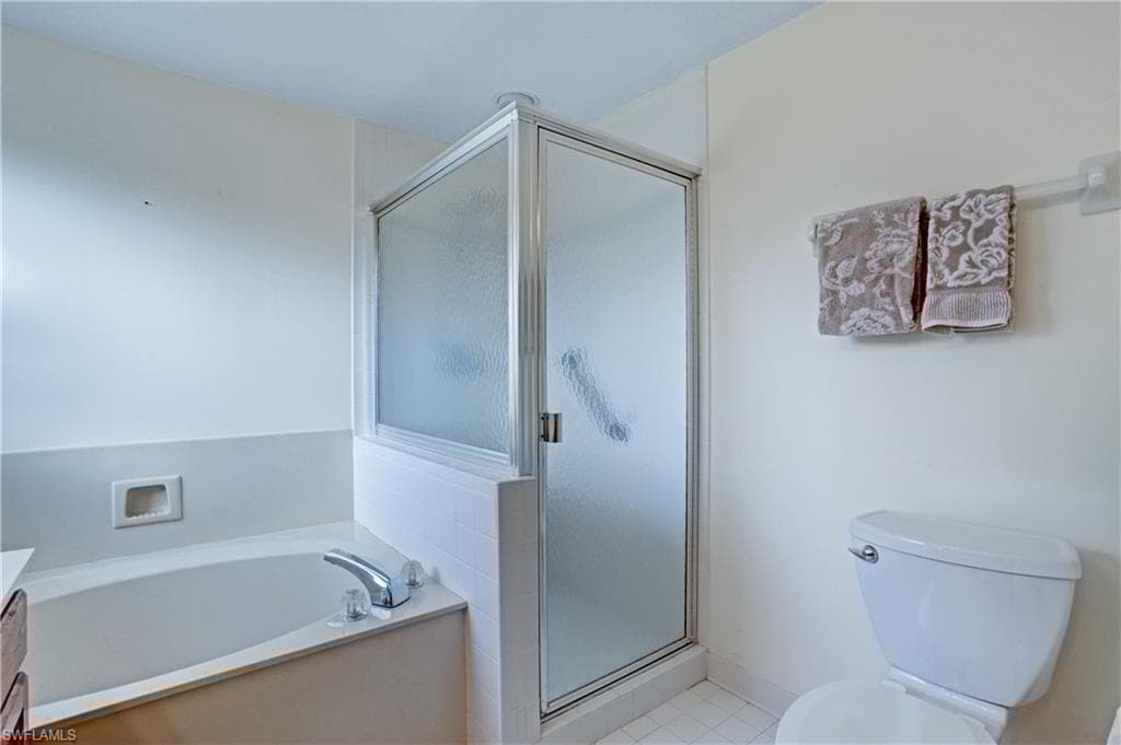 5895 Chanteclair Dr 118, Naples, FL 34108-17