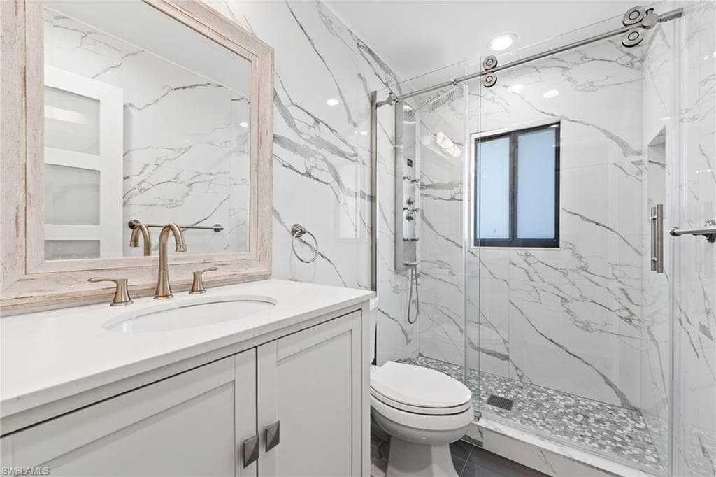 1890 Oakes Blvd, Naples, FL 34119-24