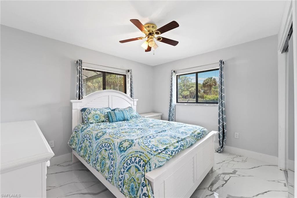 1890 Oakes Blvd, Naples, FL 34119-25
