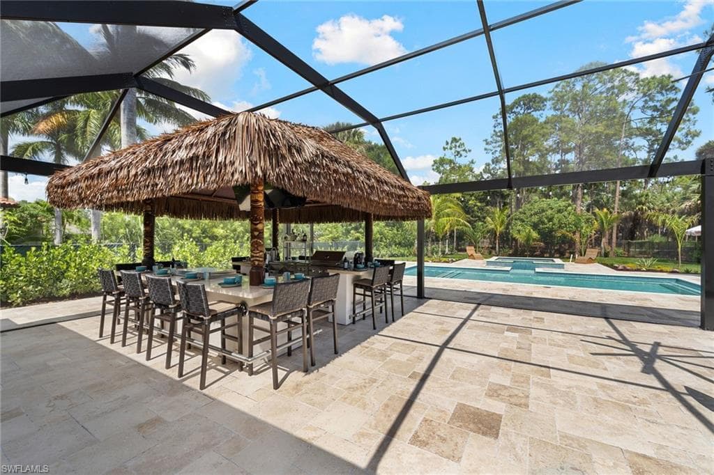1890 Oakes Blvd, Naples, FL 34119-27