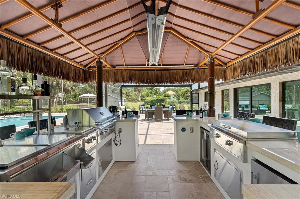 1890 Oakes Blvd, Naples, FL 34119-29