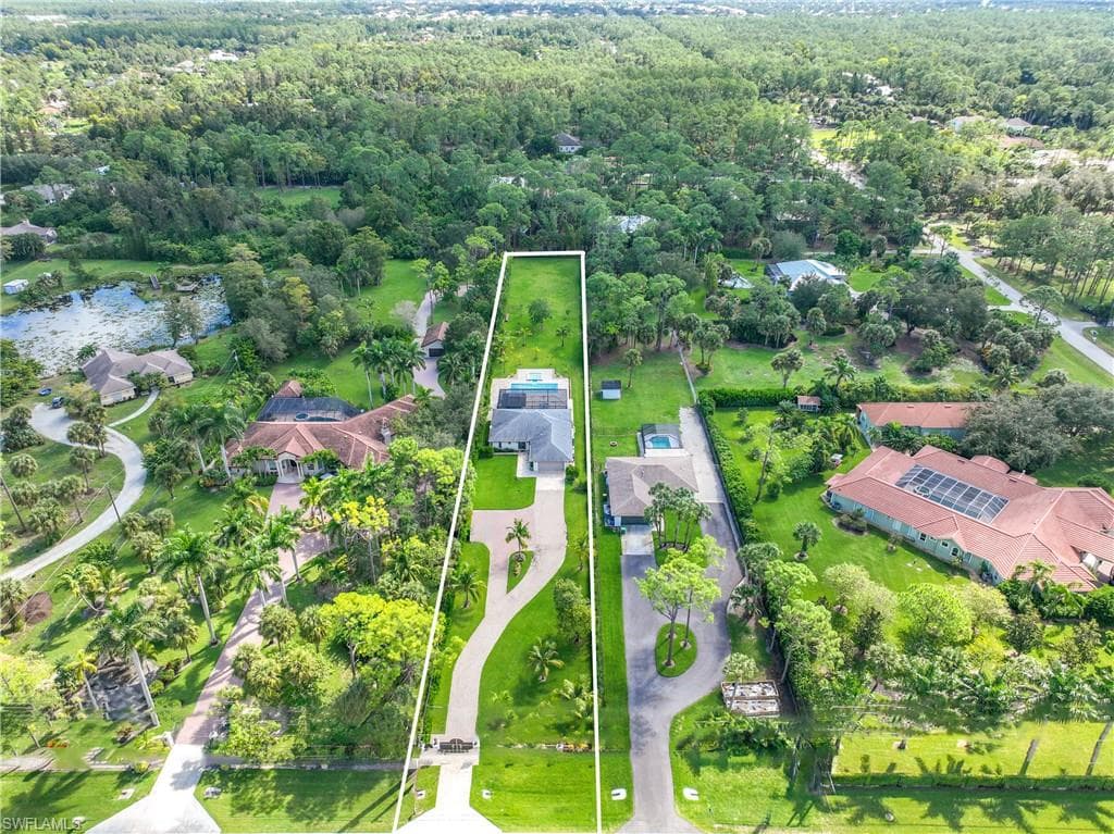 1890 Oakes Blvd, Naples, FL 34119-39