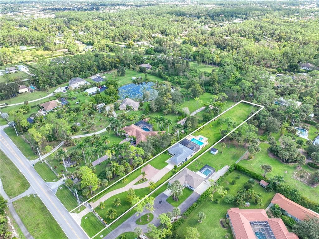 1890 Oakes Blvd, Naples, FL 34119-44