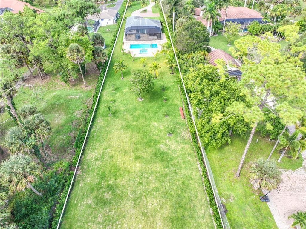 1890 Oakes Blvd, Naples, FL 34119-4