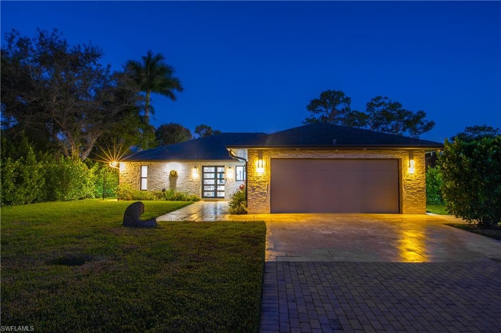 1890 Oakes Blvd, Naples, FL 34119-50