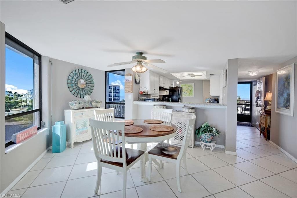 10562 Gulf Shore Dr 402, Naples, FL 34108-9