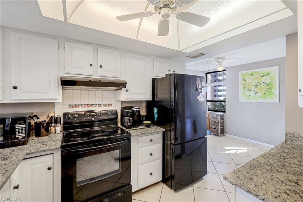 10562 Gulf Shore Dr 402, Naples, FL 34108-11
