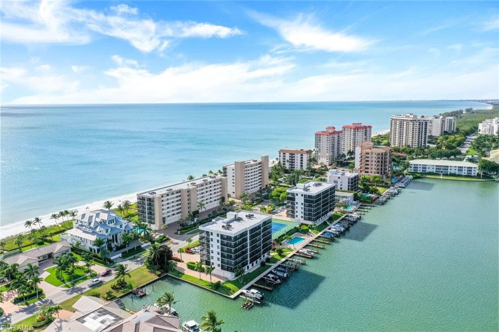10562 Gulf Shore Dr 402, Naples, FL 34108-26