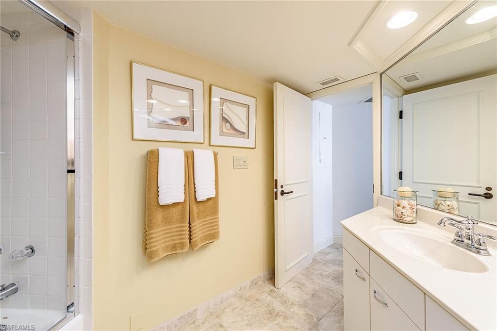 4751 Gulf Shore Blvd N 1507, Naples, FL 34103-12