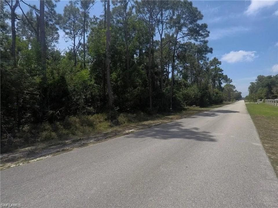 5700 Cedar Tree Ln, Naples, FL 34116-1
