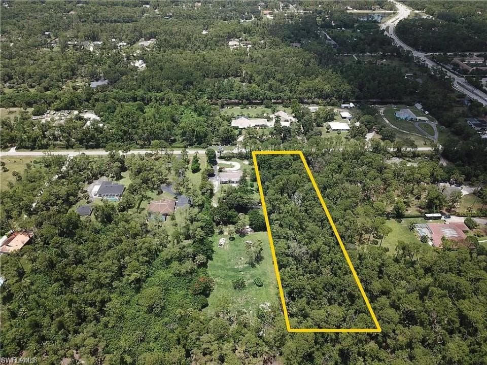 5700 Cedar Tree Ln, Naples, FL 34116-4
