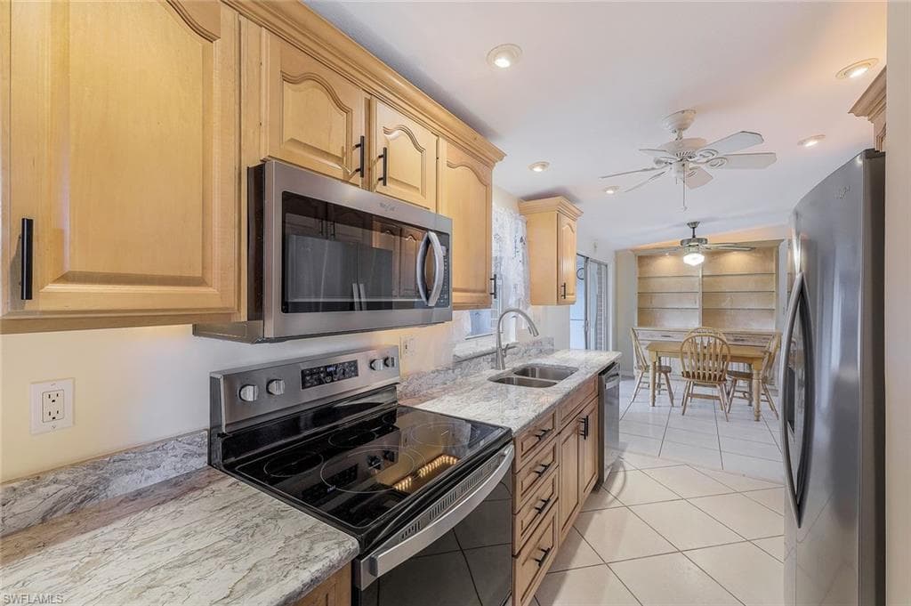 2160 Harbor Ln, Naples, FL 34104-8