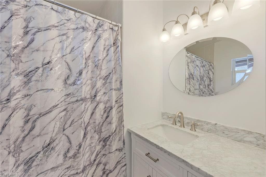 2160 Harbor Ln, Naples, FL 34104-13