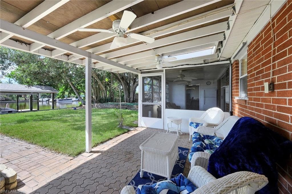 2160 Harbor Ln, Naples, FL 34104-21