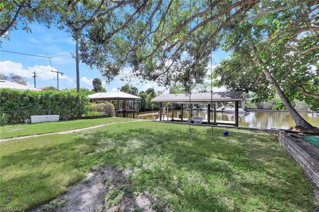 2160 Harbor Ln, Naples, FL 34104-24
