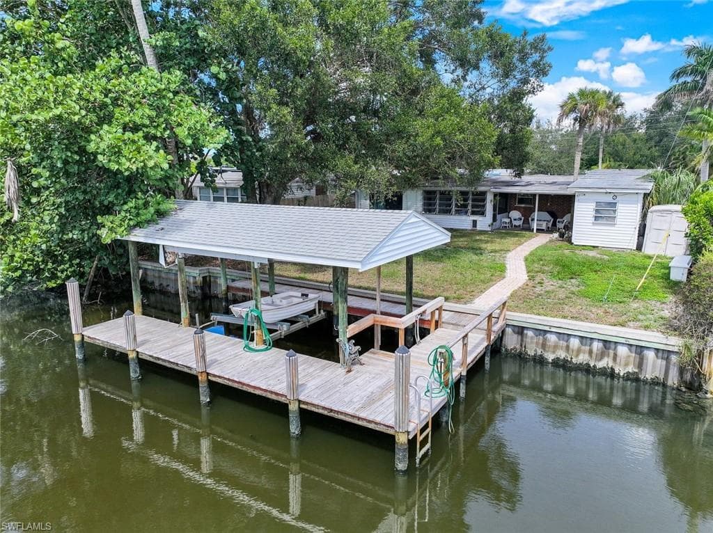 2160 Harbor Ln, Naples, FL 34104-26
