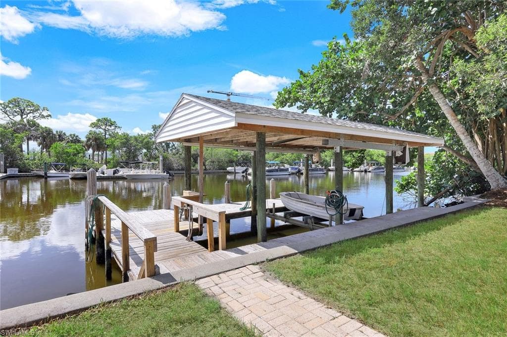 2160 Harbor Ln, Naples, FL 34104-1
