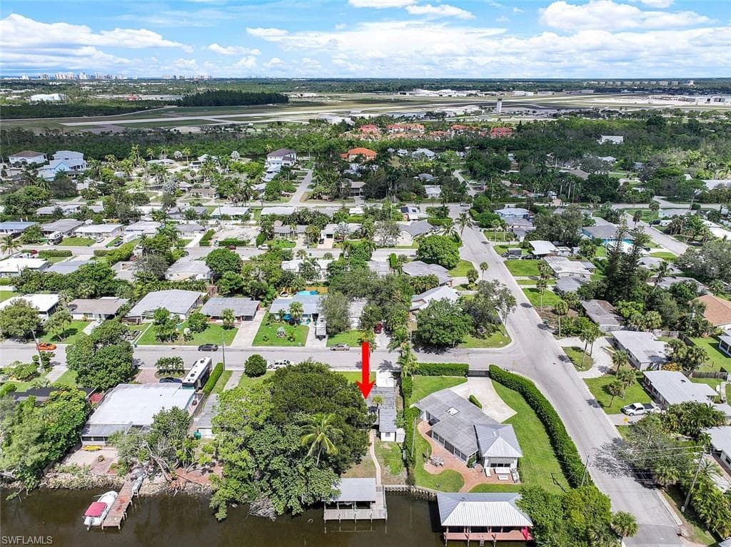 2160 Harbor Ln, Naples, FL 34104-28
