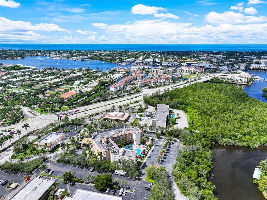 2160 Harbor Ln, Naples, FL 34104-31