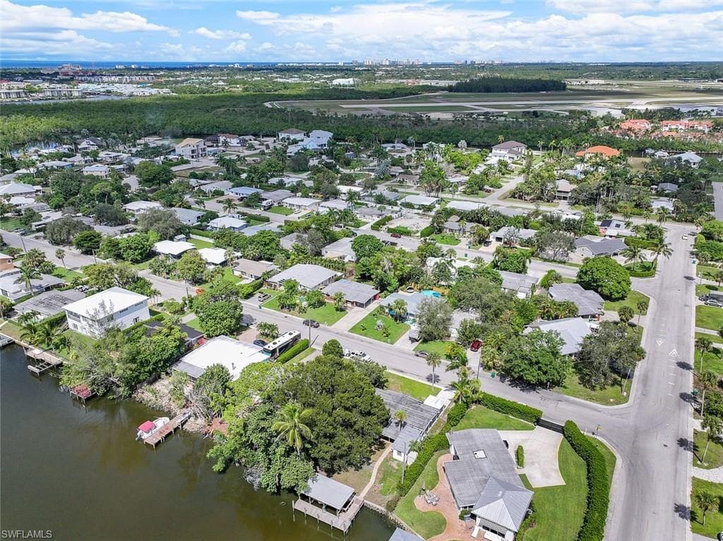 2160 Harbor Ln, Naples, FL 34104-34