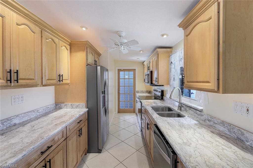 2160 Harbor Ln, Naples, FL 34104-3