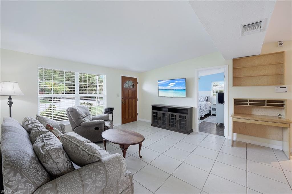 2160 Harbor Ln, Naples, FL 34104-7