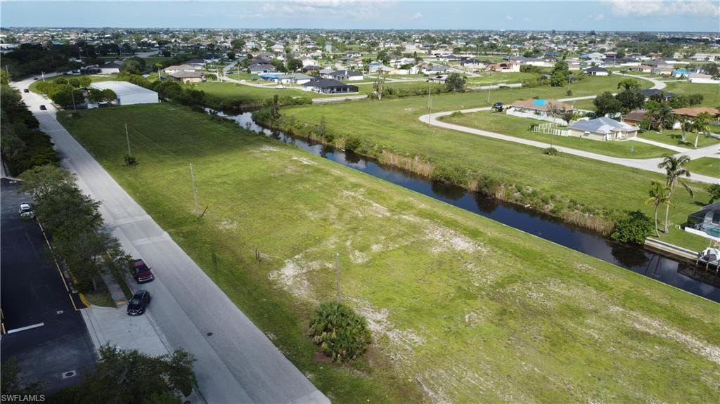 1809 10th Ter, Cape Coral, FL 33909-4