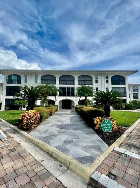 53 High Point Cir W 307, Naples, FL 34103-10