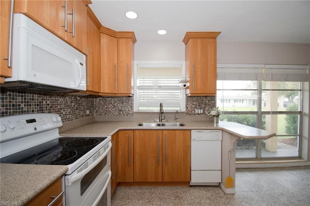 1442 Byron Rd, Fort Myers, FL 33919-8