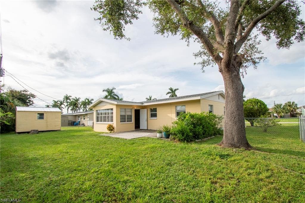 1442 Byron Rd, Fort Myers, FL 33919-22
