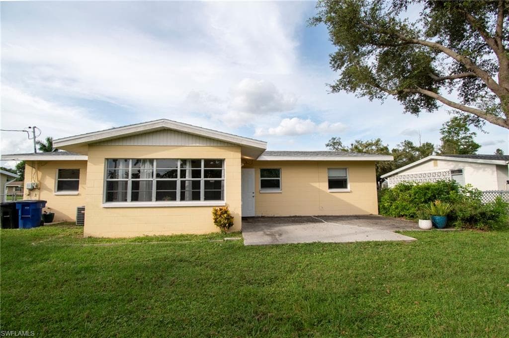 1442 Byron Rd, Fort Myers, FL 33919-23