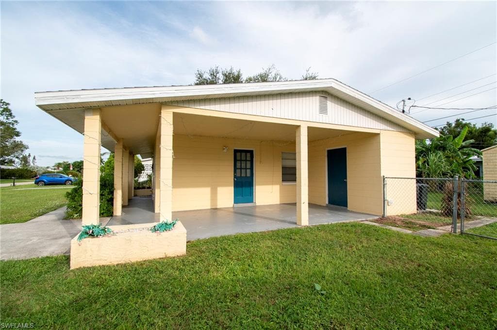 1442 Byron Rd, Fort Myers, FL 33919-25