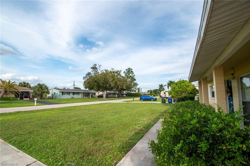1442 Byron Rd, Fort Myers, FL 33919-27