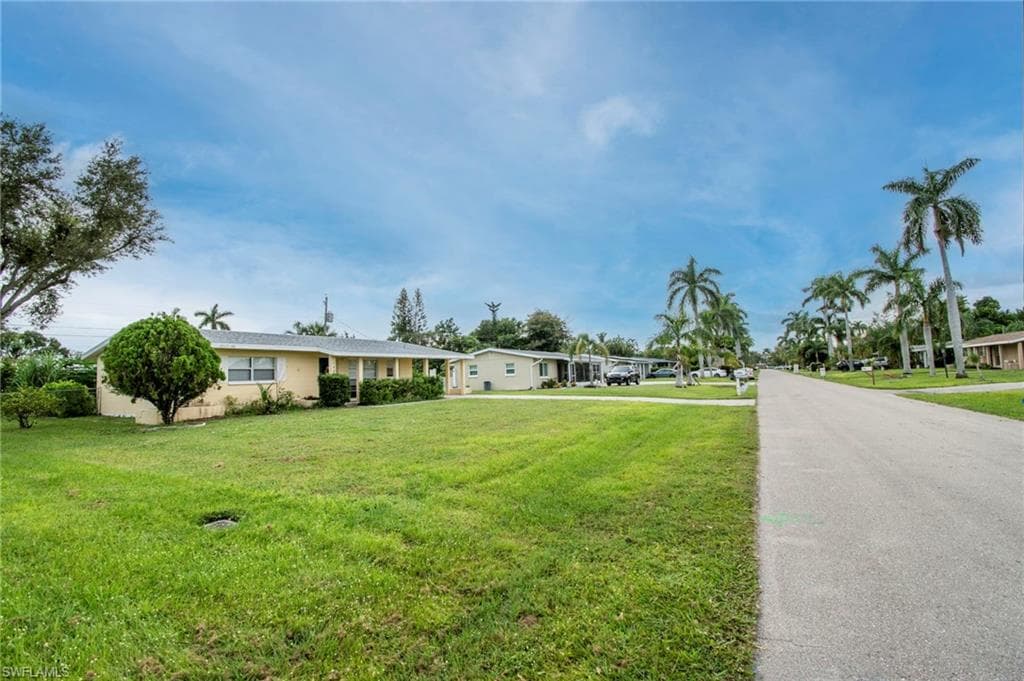 1442 Byron Rd, Fort Myers, FL 33919-28
