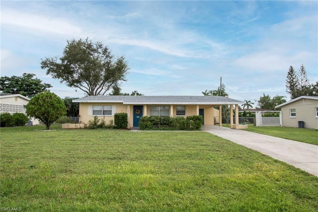 1442 Byron Rd, Fort Myers, FL 33919-3