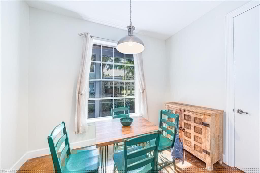 1171 Mockingbird Ln, Naples, FL 34104-10