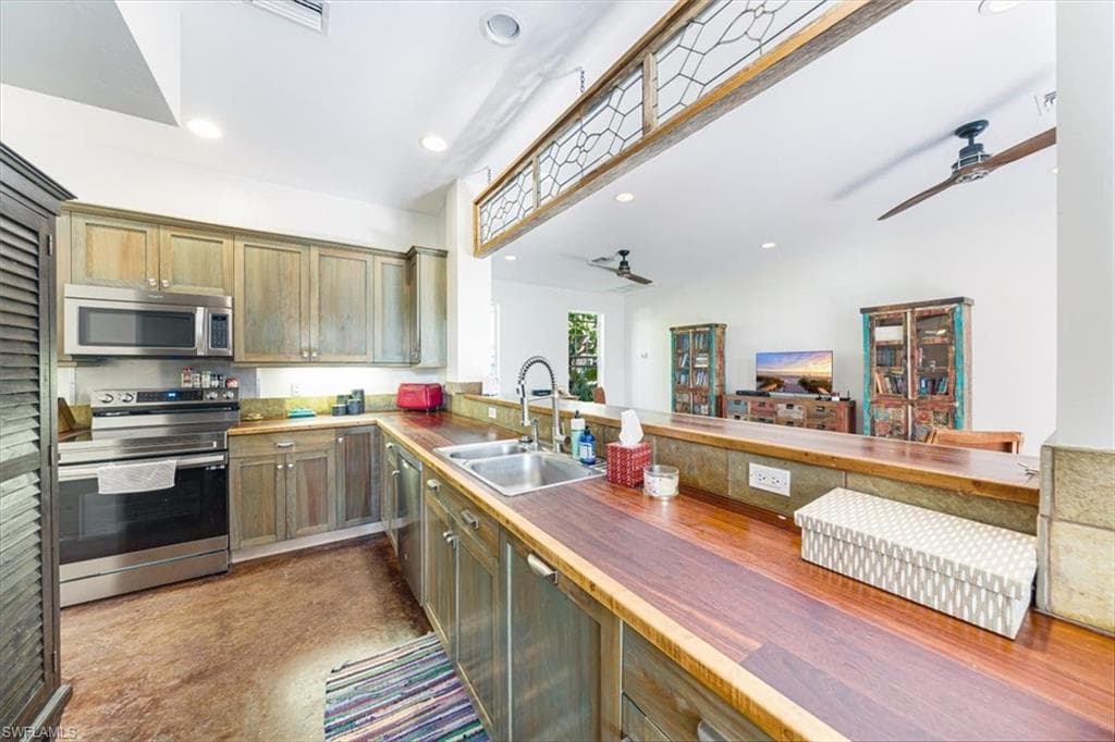 1171 Mockingbird Ln, Naples, FL 34104-11